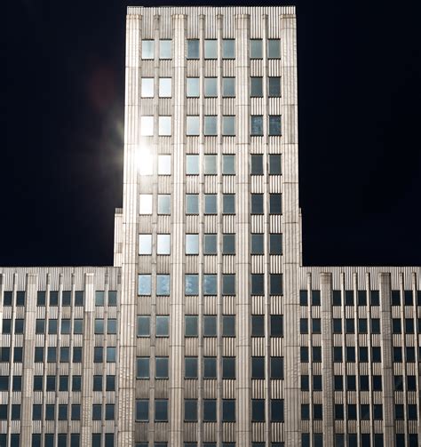 20160401. Sun shines off the silver steel skin of Pittsburgh’s One ...