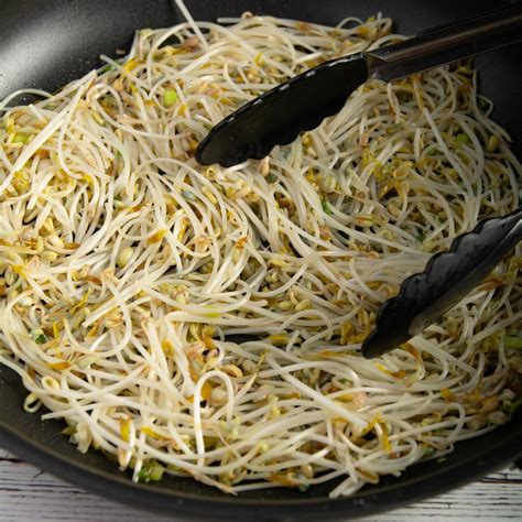 Easy mung bean sprouts recipe 🥗 - James Strange