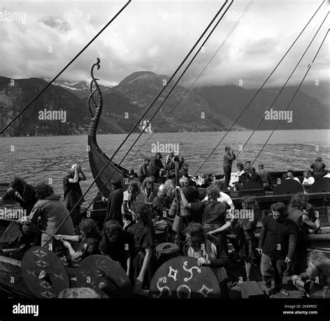 Viking ragnar Black and White Stock Photos & Images - Alamy