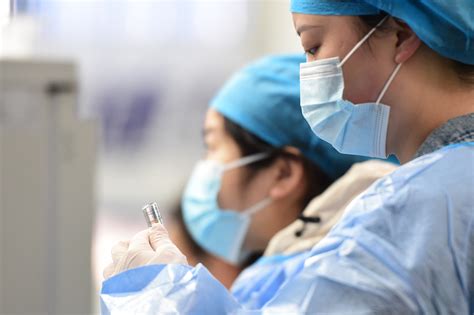 [学习强国]武汉首例！江苏医疗队完成新冠肺炎重症患者食管支架置入术