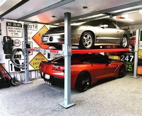 home garage with lift