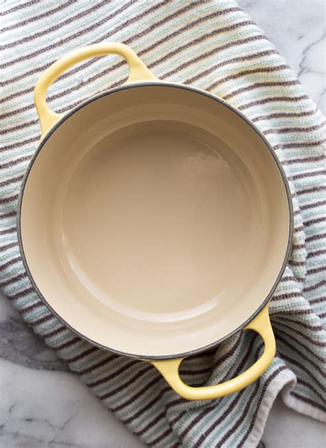 The Quickest $1 Trick to Clean Burnt Stains from Your Dutch Oven (It's ...