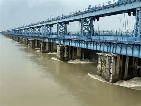 Uttar Ganga Water Level Rises In Kanpur, Authorities Issue Alert For ...