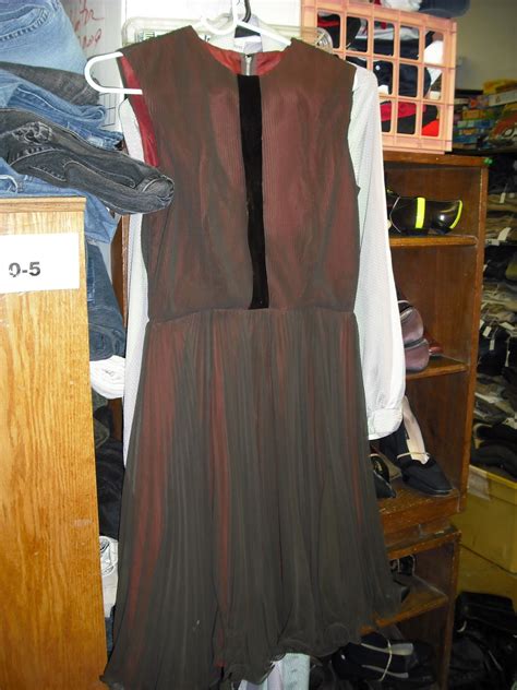 Fashion Steele NYC: Another Thrifting Adventure: Valley Thrift Shop