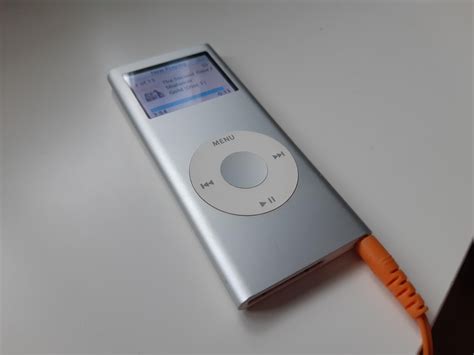 Ipod Nano 2nd Generation Vs 1st Generation
