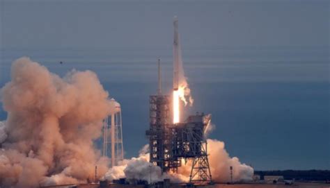 SpaceX Launches & Lands Falcon 9 Rocket From Historic NASA Launchpad On ...