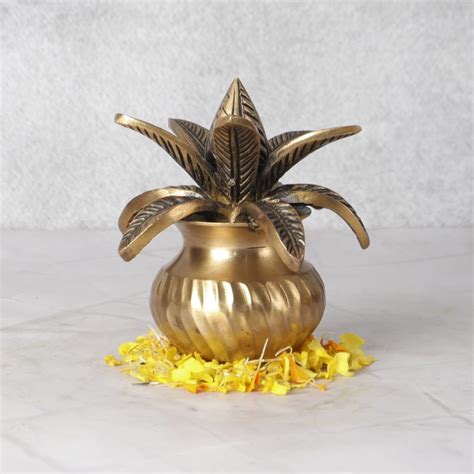 The Advitya Brass Mangal Kalash or Pooja Lota with Nariyal Showpiece ...
