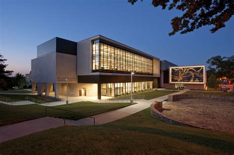 University of Missouri Kansas City Miller Nichols Library - Sasaki