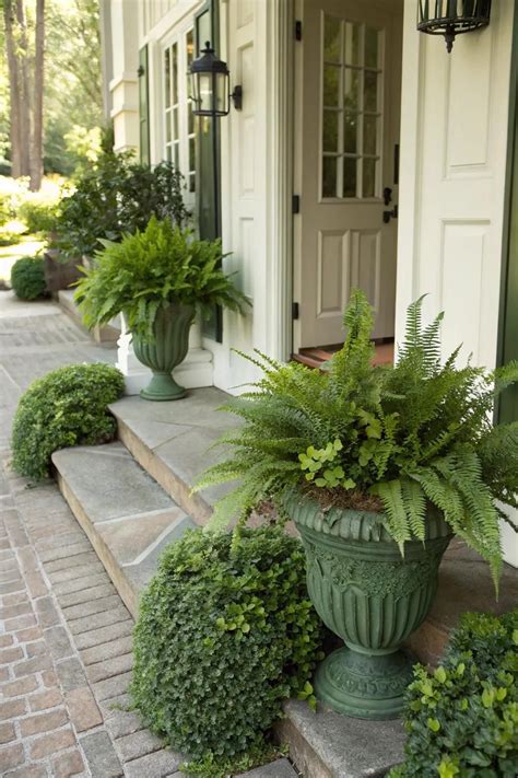 17+ Charming Front Door Planter Ideas to Try in 2025 | Front door ...