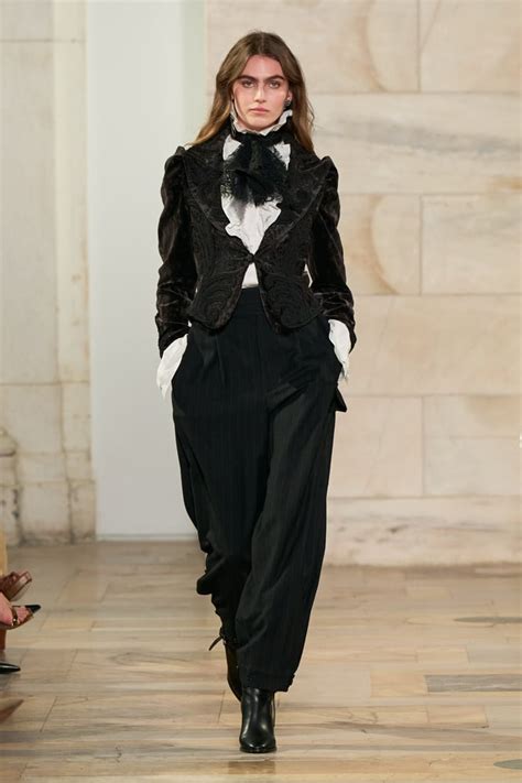 Ralph Lauren shows fall collection full of tailored romanticism ...