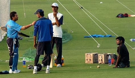 Meet Dharamveer Pal, A Disabled Cricketer Who Travels With Team India ...