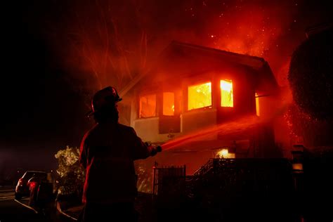 This is the worst fire the Pacific Palisades has ever seen, experts say ...