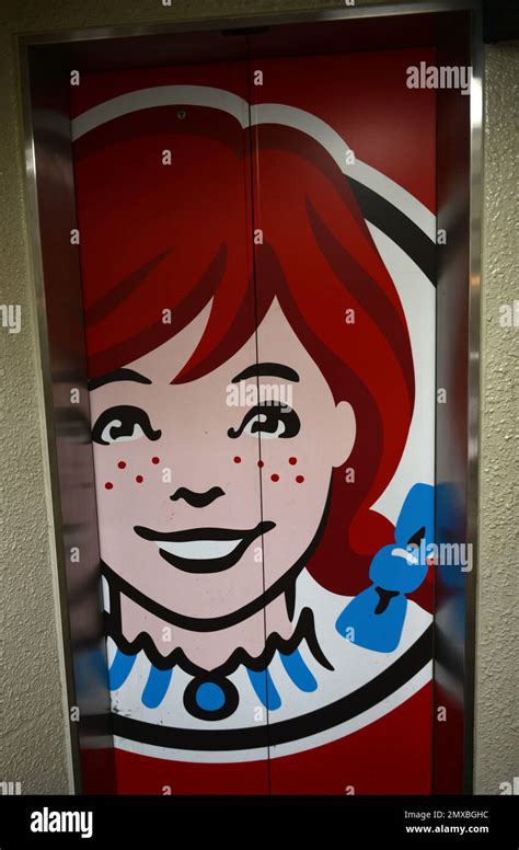 Wendys fast food logo hi-res stock photography and images - Alamy