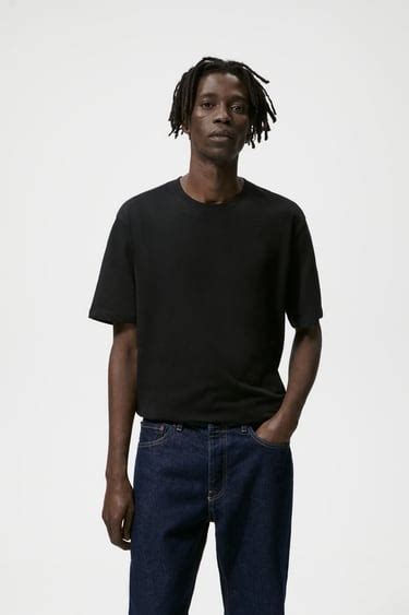 Men´s Basic T-shirts | Explore our New Arrivals | ZARA India