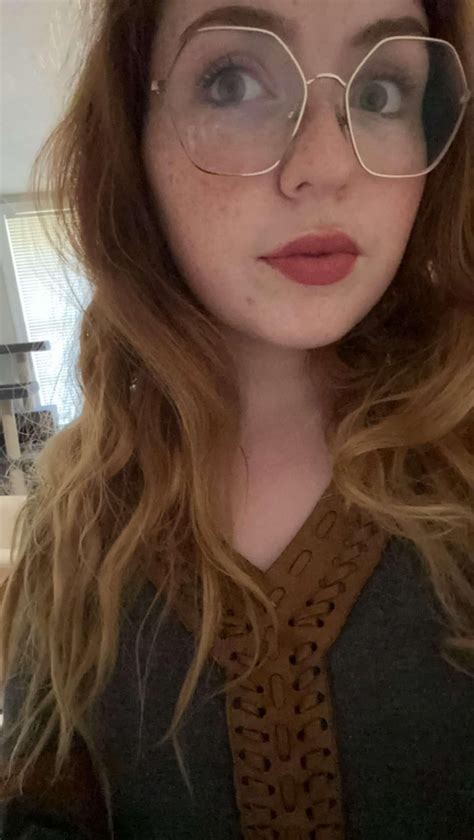 27F, feel very nerdy and frumpy. Want to look and feel feminine and ...