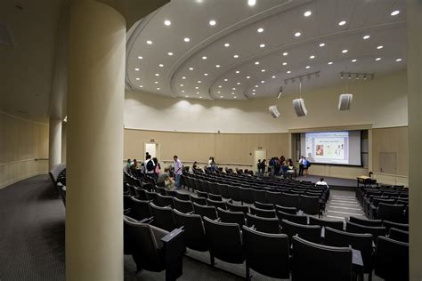 Díaz-Balart Hall — Robert A.M. Stern Architects, LLP
