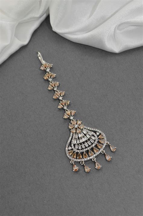 Maang Tikka for Wedding | Now Buy Latest Maang Tikka Online - Niscka