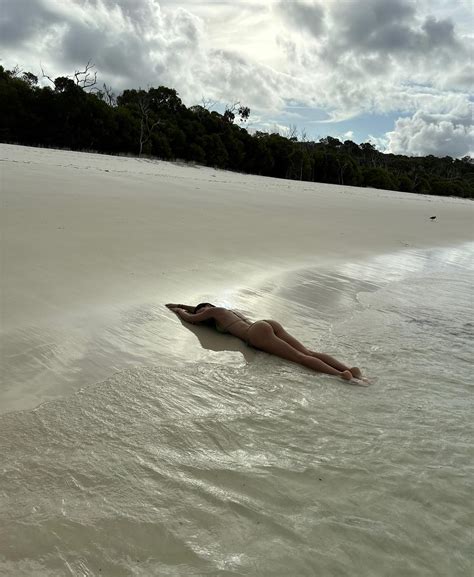 Alliyah Davison | my legs have been warm af recently. photographed & edited by @rebeccavisions X ...