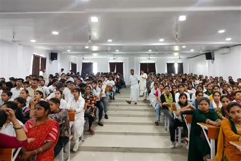 KM University Mathura Campus: Photos, Virtual Tour