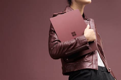 Renders en afbeeldingen tonen onaangekondigde Microsoft Surface-laptop ...