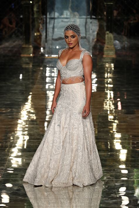 Abu Jani Sandeep Khosla opens Hyundai India Couture Week 2024 | t2ONLINE