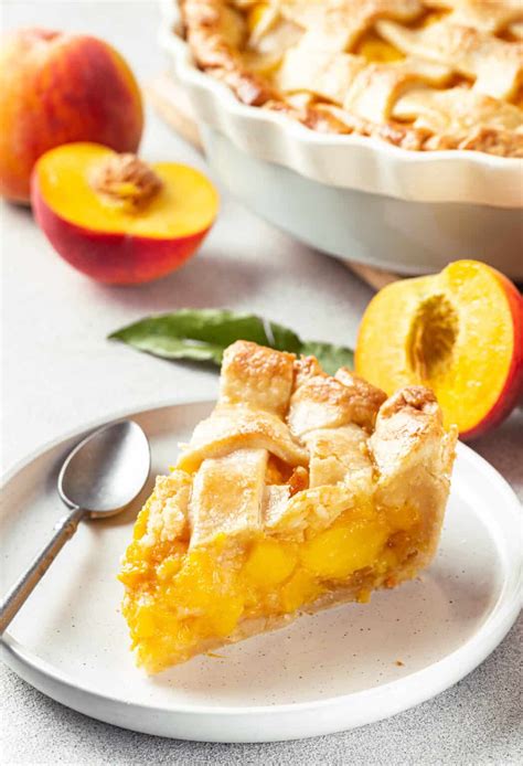 Easy Homemade Peach Pie Recipe | A Farmgirl's Dabbles
