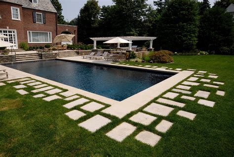 The Best Swimming Pools Shapes for 2023