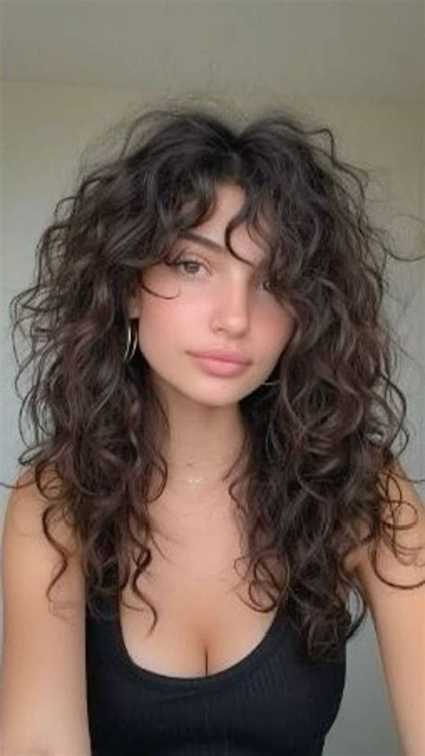 The Best Butterfly Haircut Ideas for Girls | Curly hair photos, Wavy ...