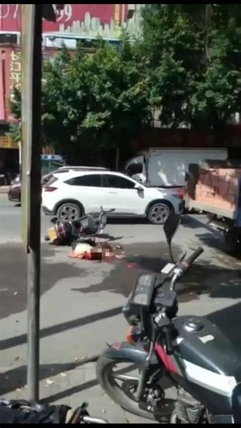 【惨】阳春一女子骑摩托车被货车撞倒，爆头而死，脑浆都出来了…… | 自由微信 | FreeWeChat