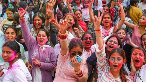 Happy Holi 2025: Top wishes, messages, quotes and images to celebrate ...