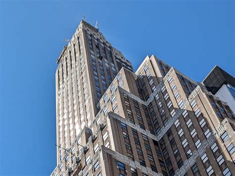 Download wallpaper 800x600 building, bottom view, windows, sky ...