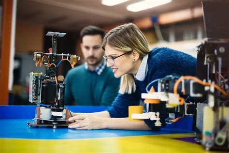 Robotics Technician 的图像结果