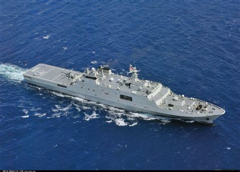 中国海军大力发展071型两栖登陆舰 可媲美航母 _深圳国防教育网