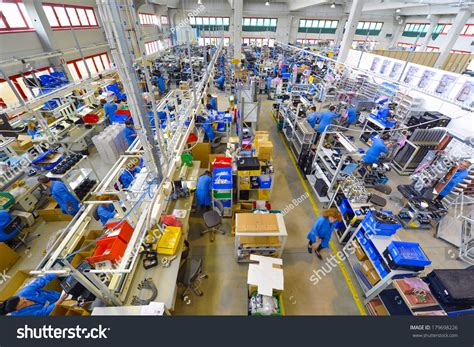 Assembly Line Worker 的图像结果