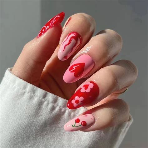 Valentine's Day Nail Design Ideas: Elevate Your Style with Love-themed ...