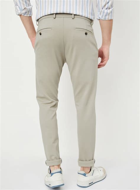 Buy Men Solid Slim Fit Chinos Online at just Rs. 1499.0 - 1000014662274 ...