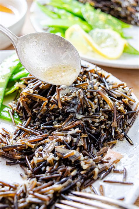 How to Cook Wild Rice in Rice Cooker: Easy Guide - KitchenAbly