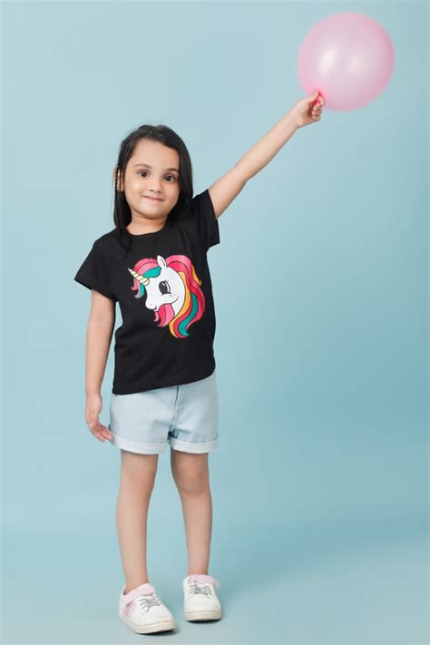 Knitting Doodles Pure cotton Girls' Black t-shirt with Cute Unicorn pr ...