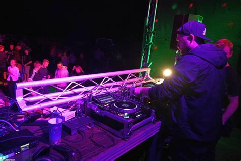 Dream Techno 的图像结果