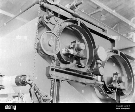 Old Paper Machine 的图像结果