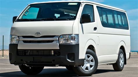 Toyota Hiace, Pilihan Terbaik untuk Perjalanan Rombongan dan Keluarga ...