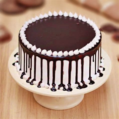 Order Swiss Choco Vanilla Cake Half Kg Online