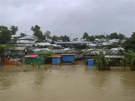 Floods make thousands homeless in Bangladesh Rohingya camps - Dwellings ...