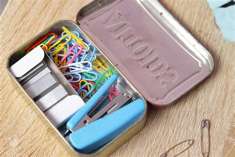 Beyond The Desk: 15 Clever Other Uses Of Paper Clips