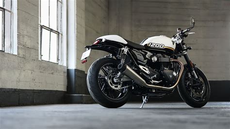 Discover the Triumph Speed Twin 1200 Motorcycle | For the Ride