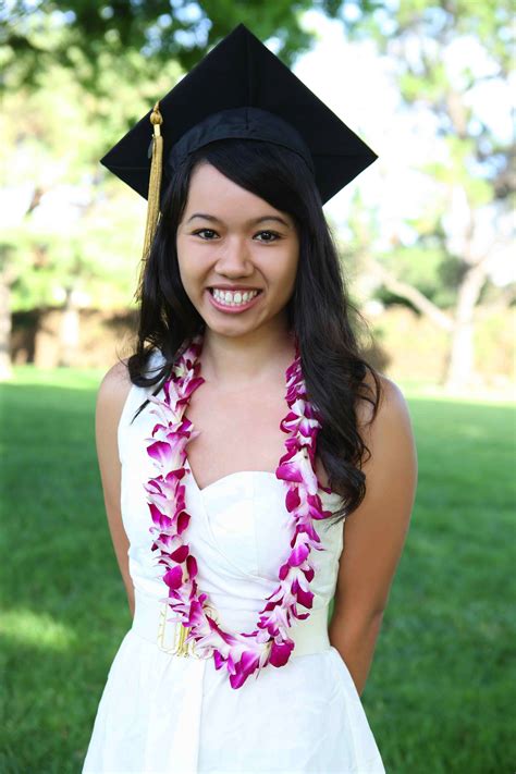 Graduation Leis Buying Guide - With Our Aloha