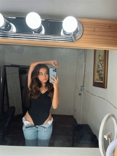 Your loving girlfriend (Lea Martinez.) Of 6 years sinds you this while your at work. "Hey Babe ...