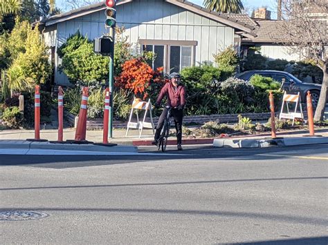 Eyes on the Street: Alameda's First Fully Protected Intersection ...