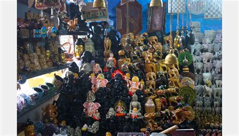 D'source Design Gallery on Colaba Market - Commercial Street for Ethnic ...