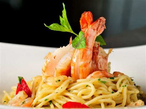 वाइन में पके प्रॉन्स